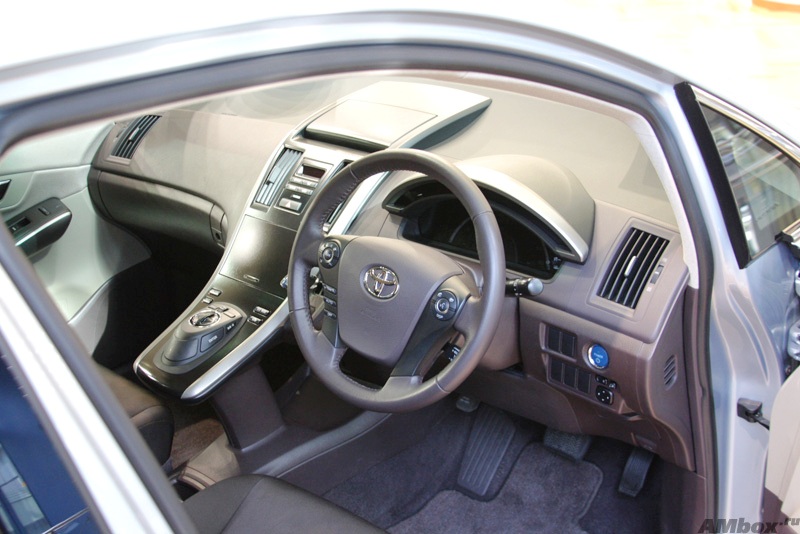 Toyota Sai 2010_11.JPG